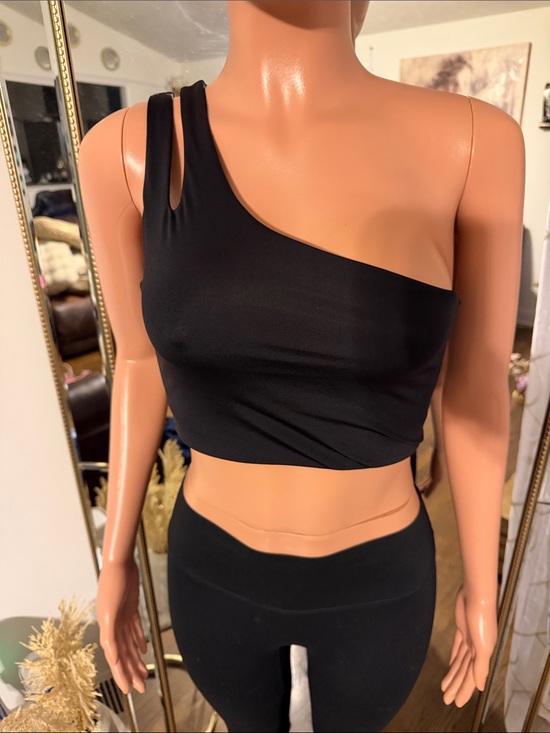 Fabletics Tops - Fabletics Black One-Shoulder Cutout Crop Top